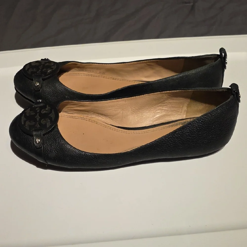 Tory Burch Black Leather Flats with Logo Accent - Picture 13 of 16